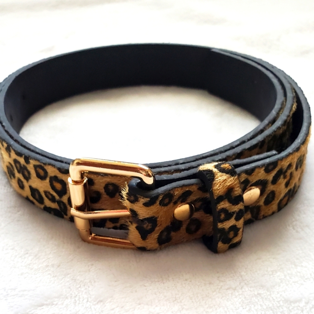 Leopard print belt with gold tone buckle
